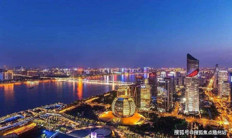 2025，澳门与香港新正版免费资料大全的全面释义、解释与落实